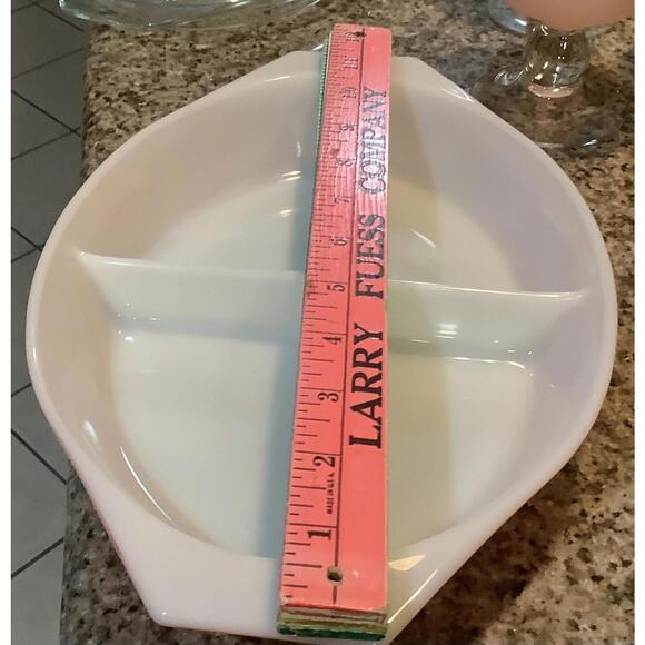 Vintage Pyrex Pink Daisy Divided Casserole Dish - Picture 4 of 9